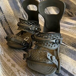 Black Snowboard Bindings